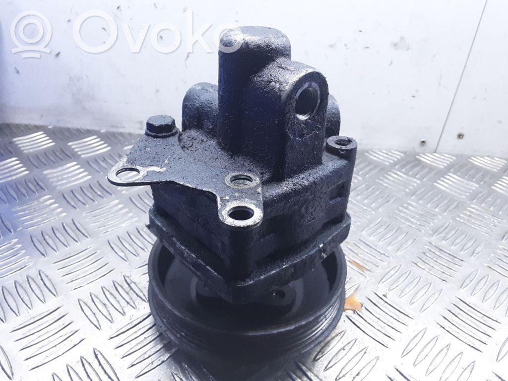 Opel Omega B2 Power steering pump 
