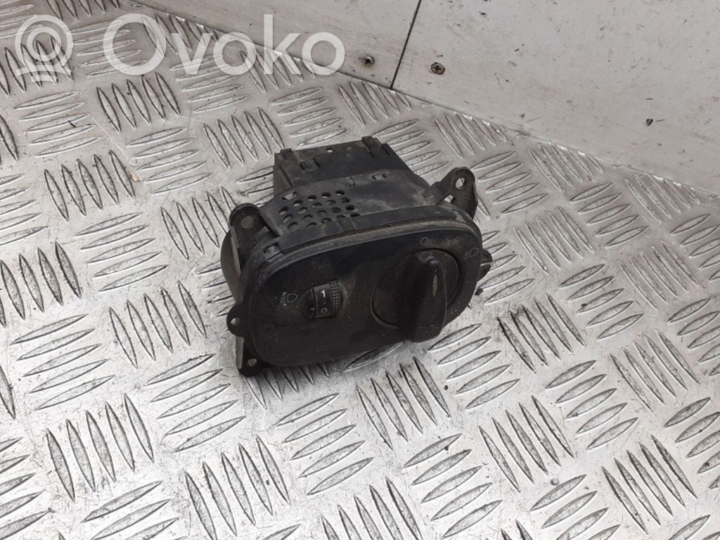 Ford Fiesta Lukturu slēdzis 