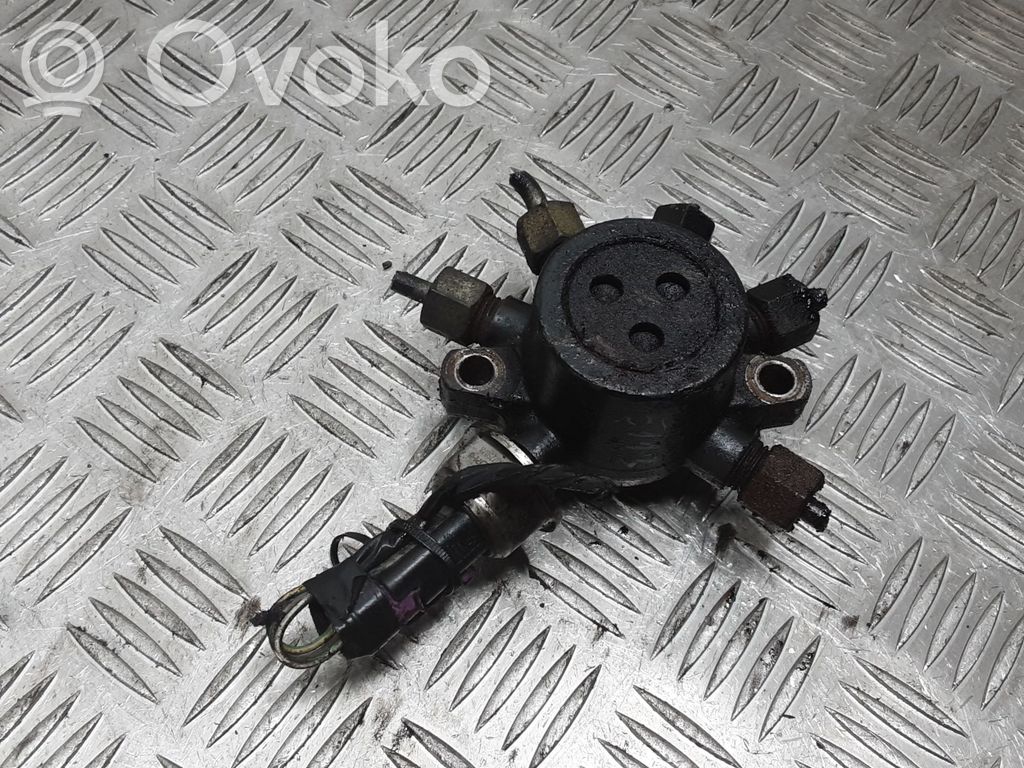 Ford Focus Fuel main line pipe 