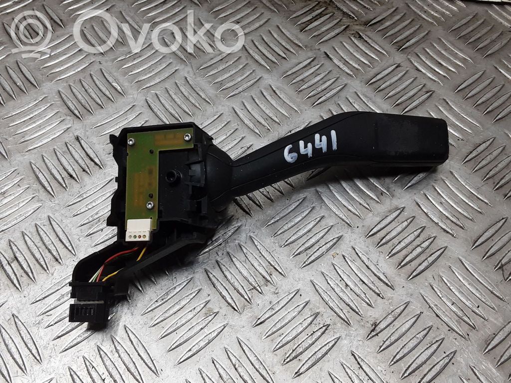 Audi A3 S3 8P Palanca de intermitentes 