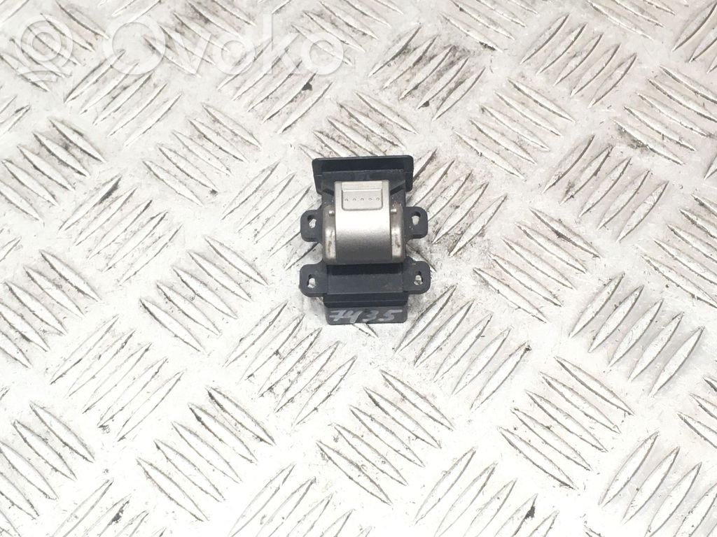 Electric window control switch   041025