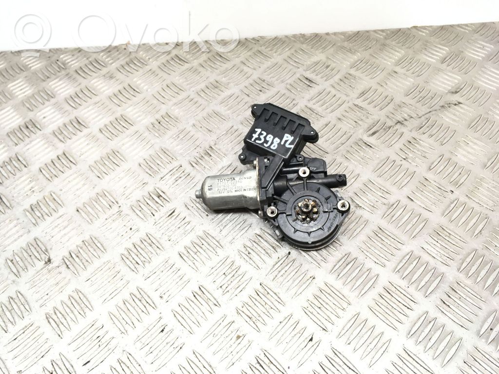 Toyota Avensis T270 Silnik regulatora szyby drzwi przednich 