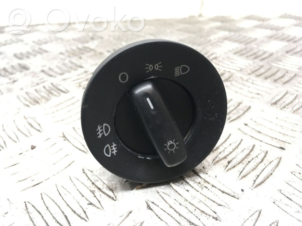 Skoda Octavia Mk2 (1Z) Interruptor de luz 
