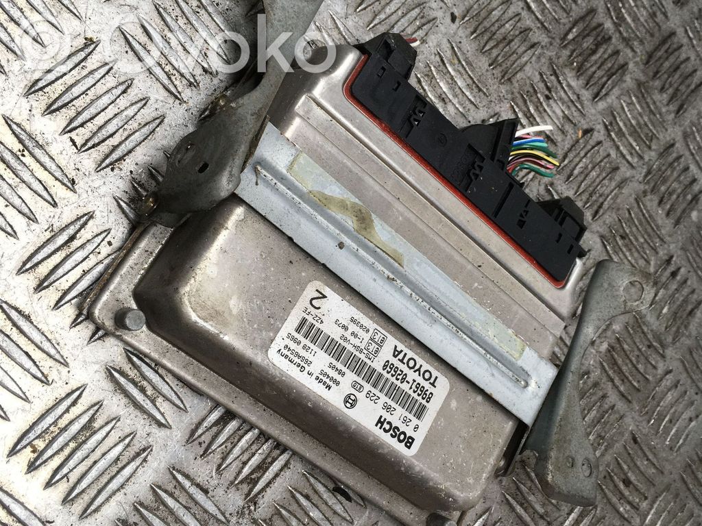 Toyota Corolla E120 E130 Engine control unit/module 