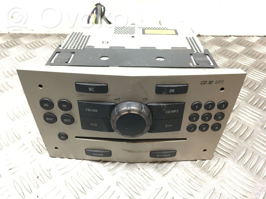 Opel Corsa D Radio / CD-Player / DVD-Player / Navigation 