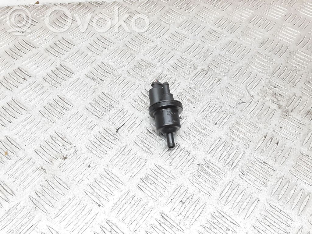 Seat Leon (1P) Другая деталь отсека двигателя 