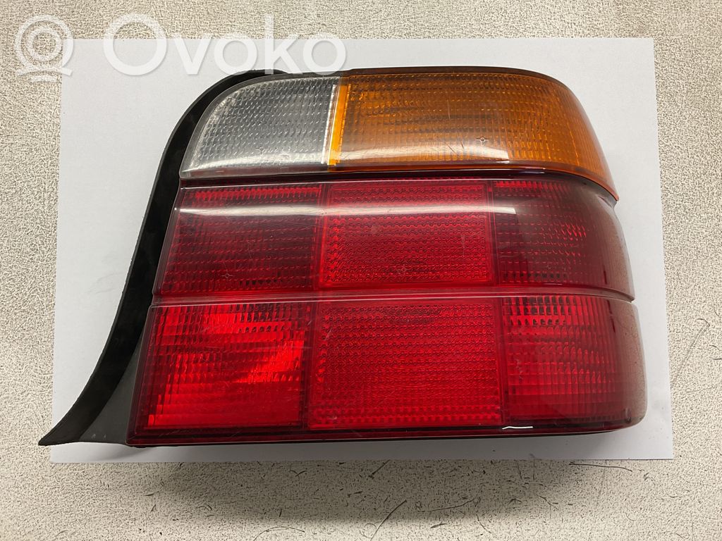 BMW 3 E36 Galinis žibintas kėbule 