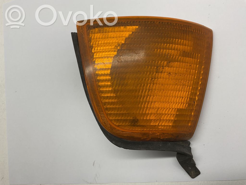 Audi 80 90 S2 B4 Front indicator light 