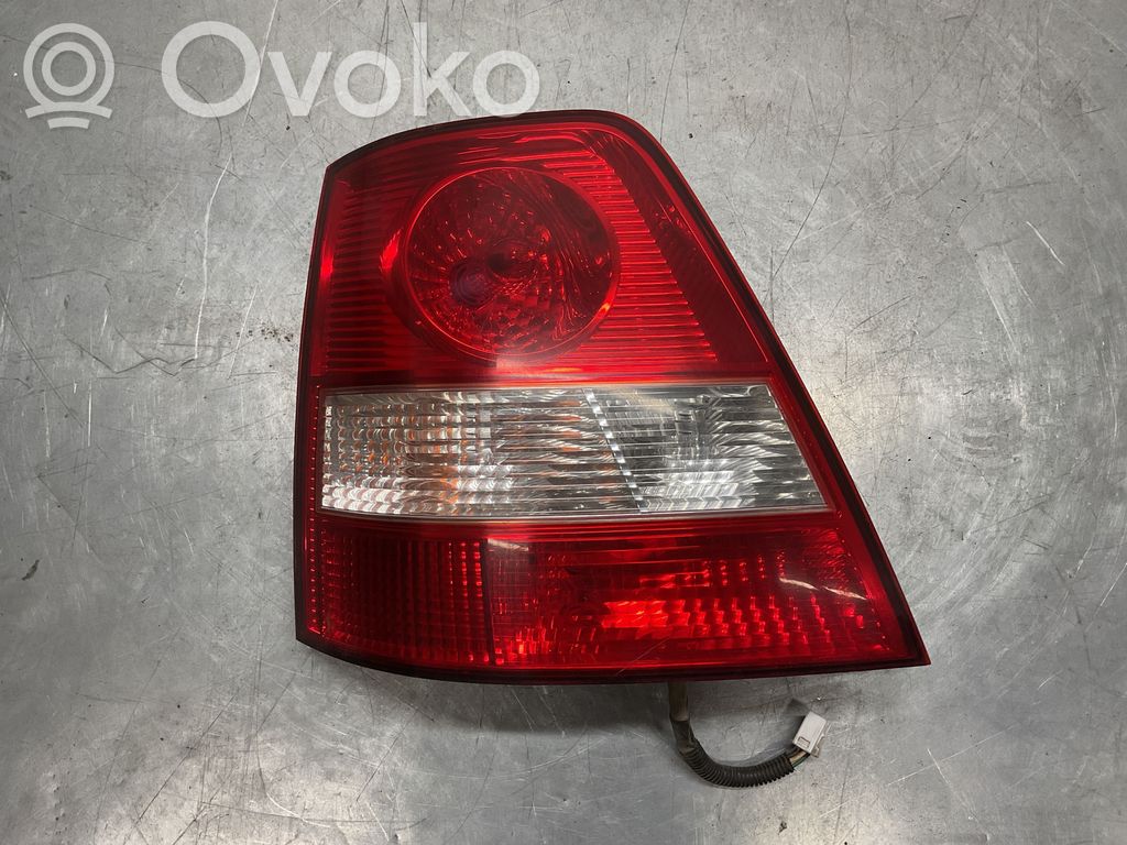 KIA Sorento Aizmugurējais lukturis virsbūvē 