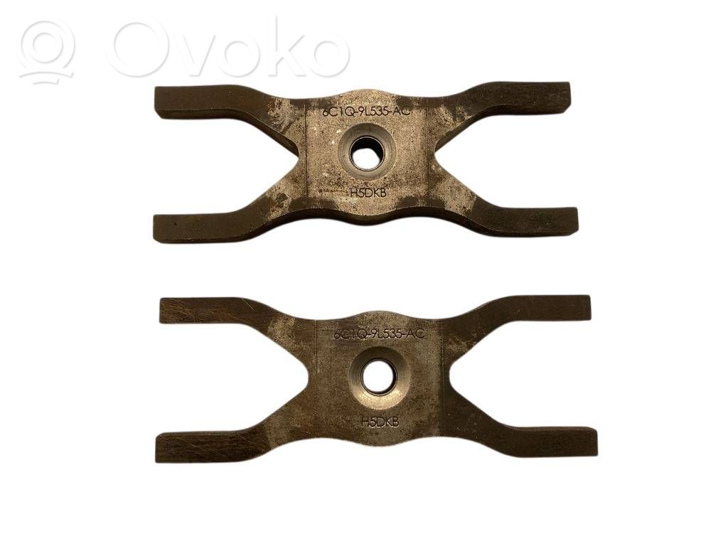 Abrazadera del inyector de combustible   6C1Q9L535AC