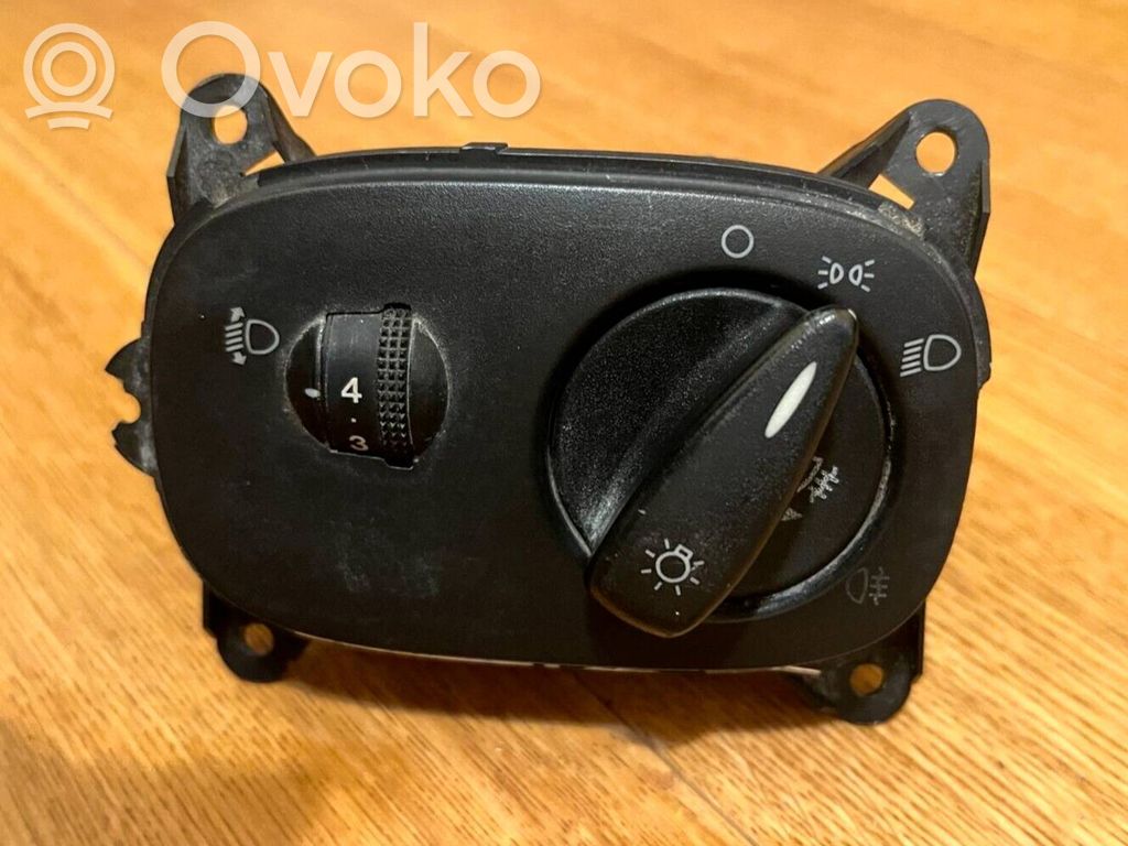 Lukturu slēdzis   YC1T13A024DB