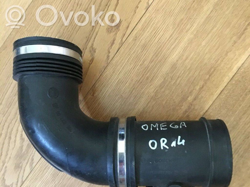 Opel Omega B1 Einzelteil Lufteinlasskanal 