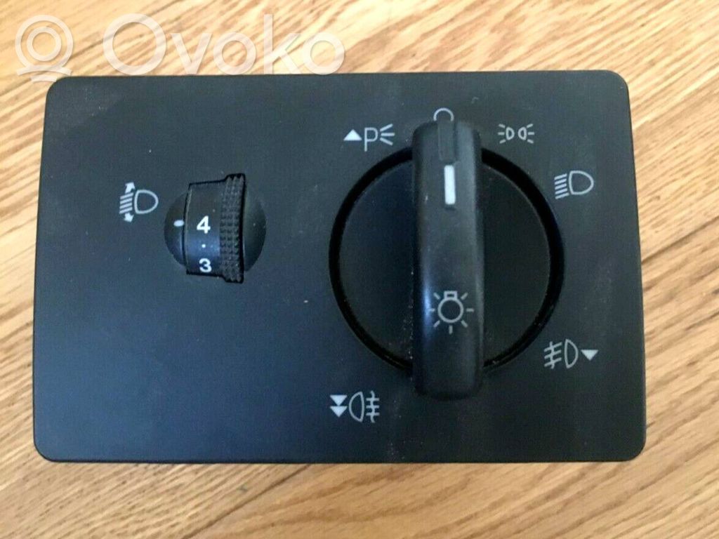 Light switch   7M5T13A024MA