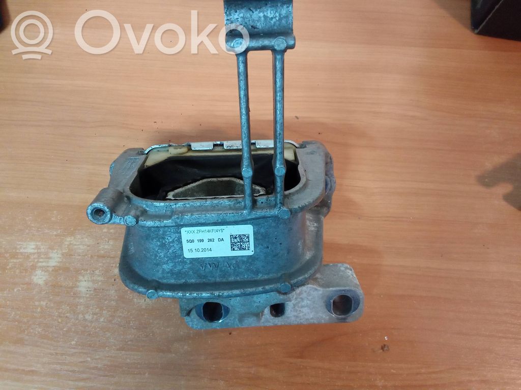 Engine mount bracket   5Q0199262DA,15102014