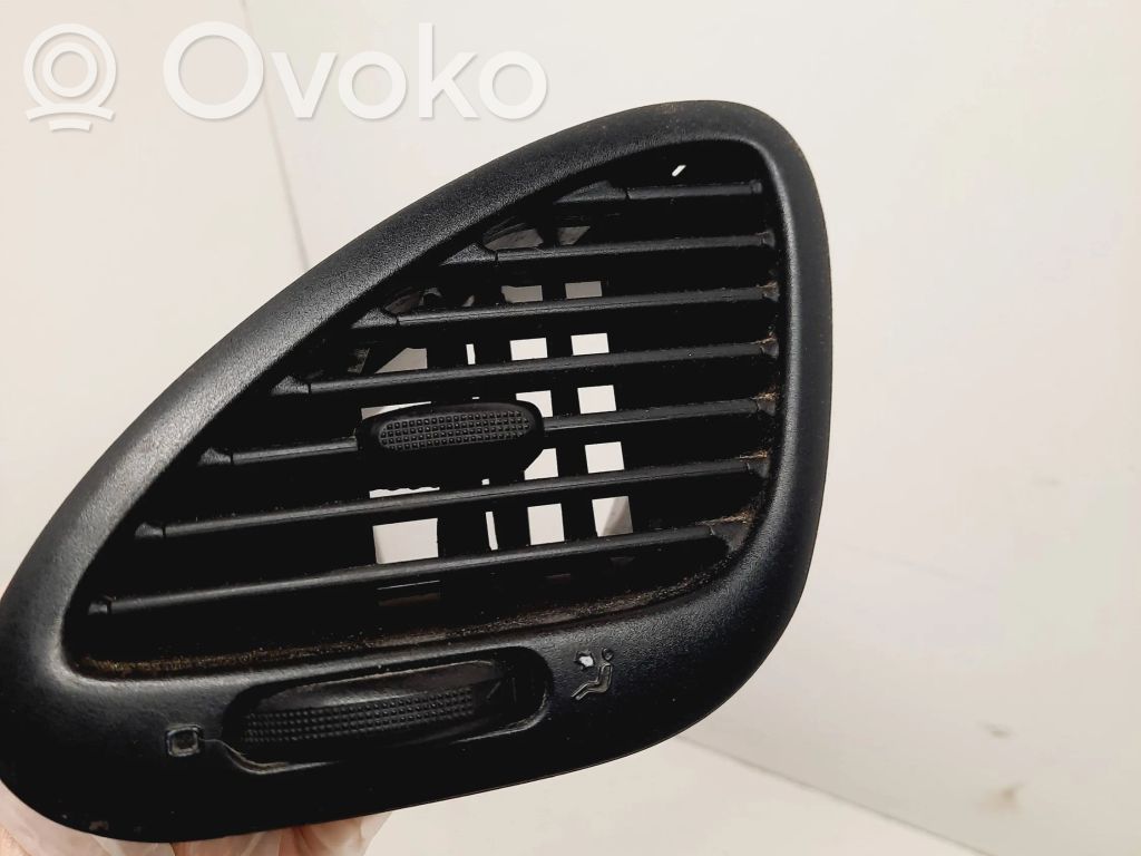 Seat Alhambra (Mk1) Šoninės oro grotelės 