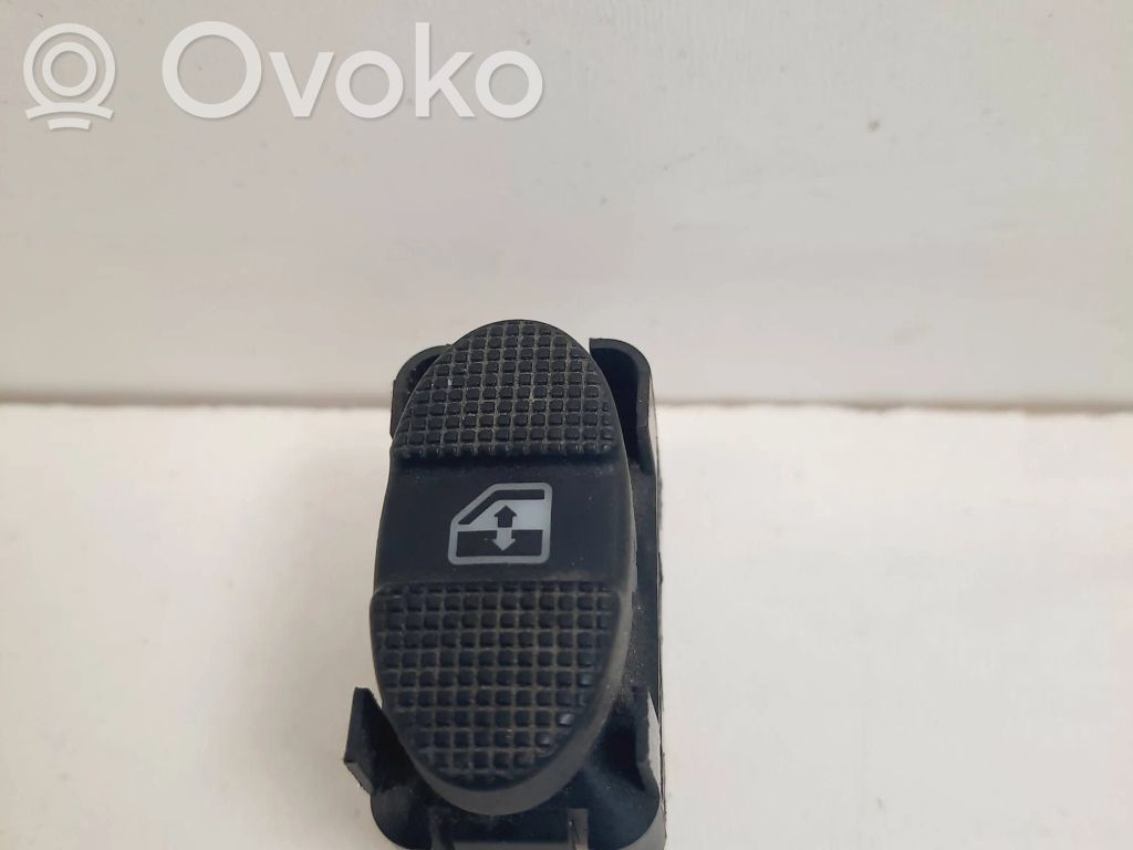 Volkswagen Golf III Electric window control switch 