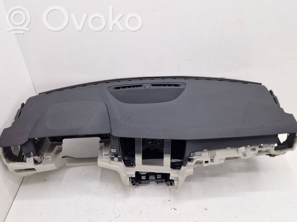 Volvo S90, V90 Kojelauta 