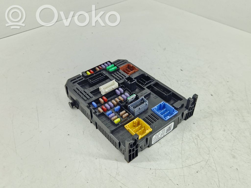 Peugeot Expert Fuse module 