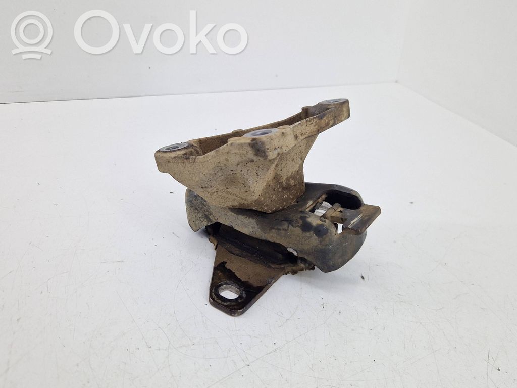 Volkswagen Amarok Engine mount bracket 