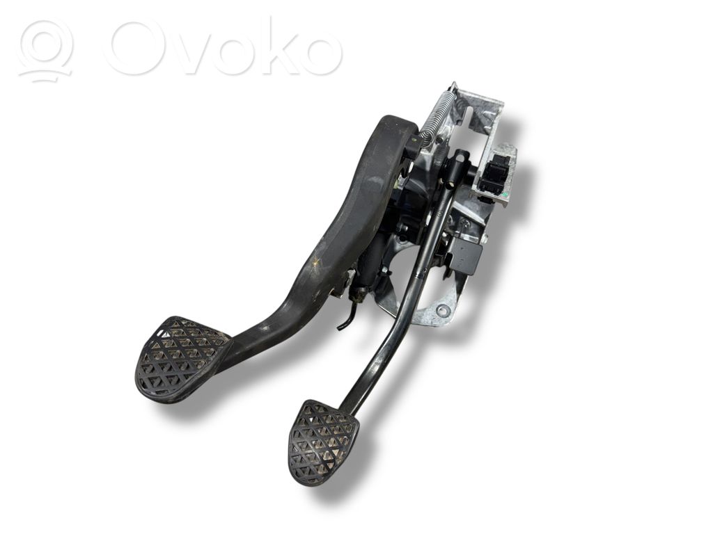 Pedal assembly   6762250,678711