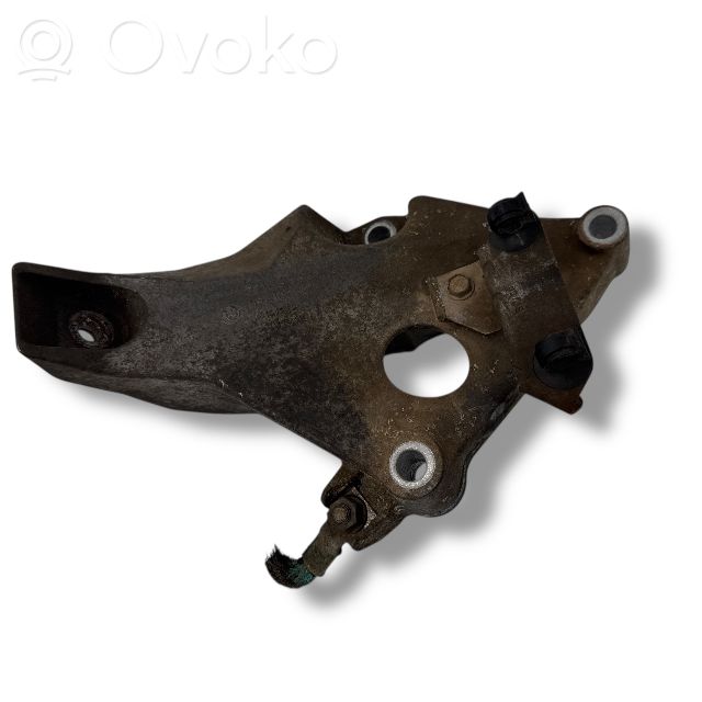 Engine mounting bracket   6775041