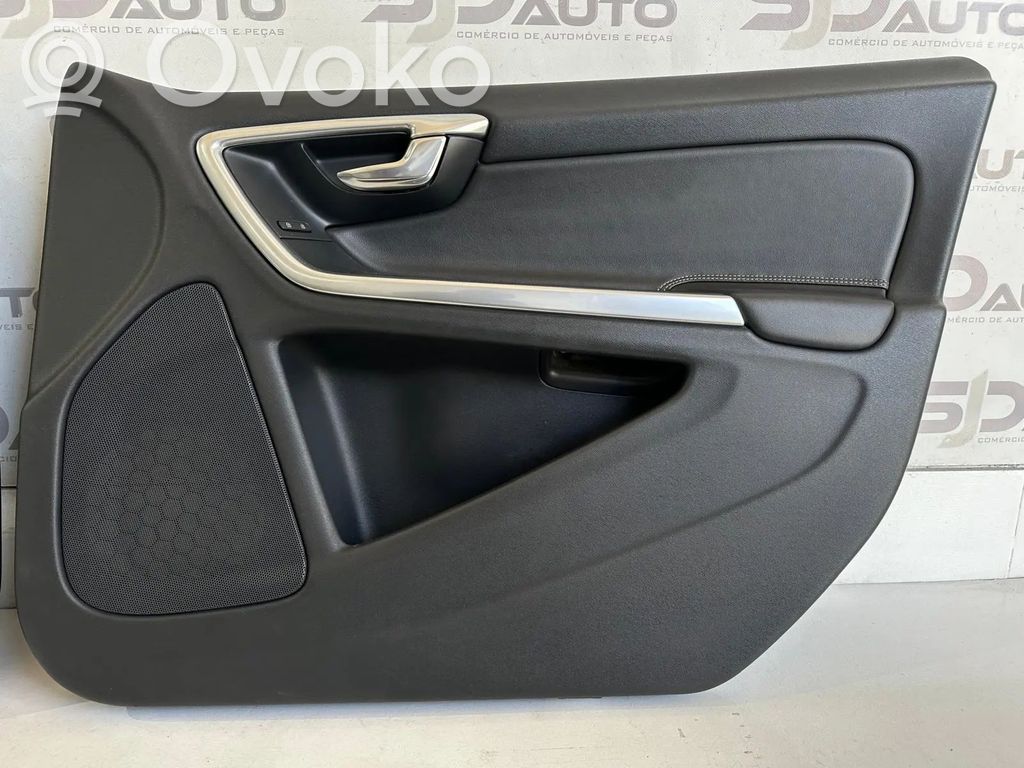 Front door card panel trim   8635892