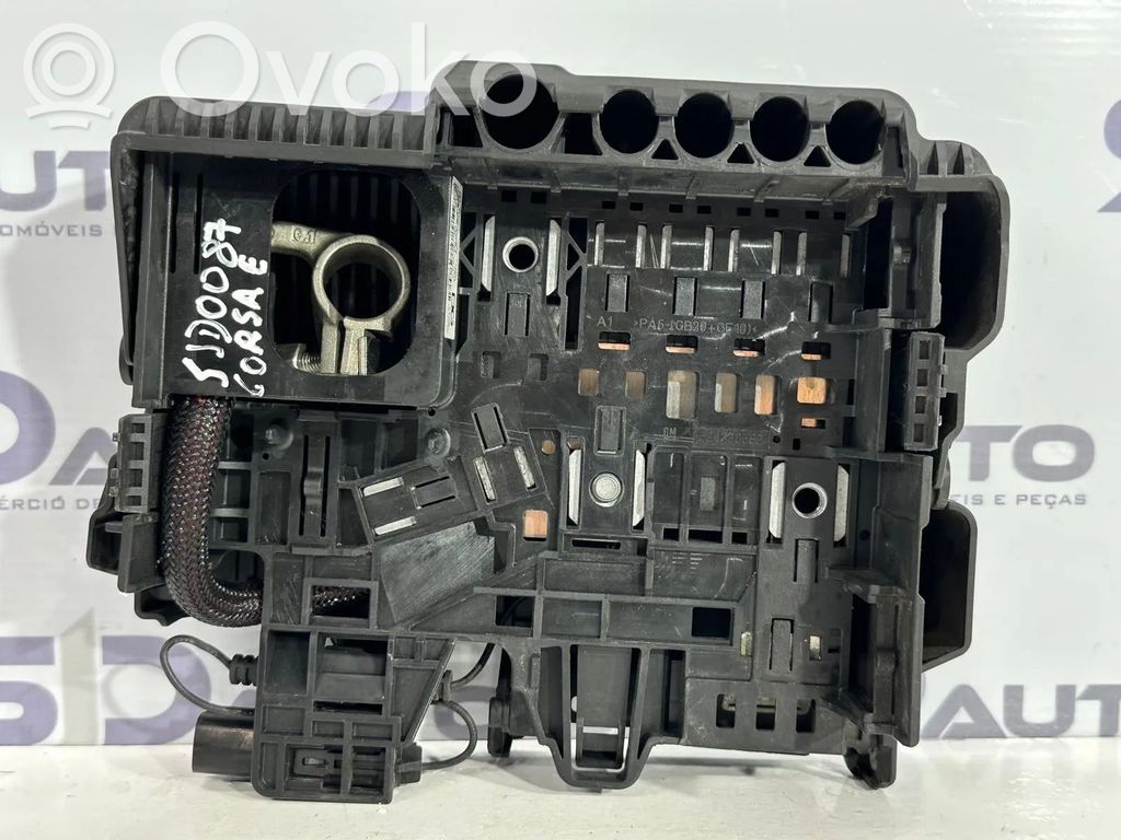 Opel Corsa E Battery relay fuse 