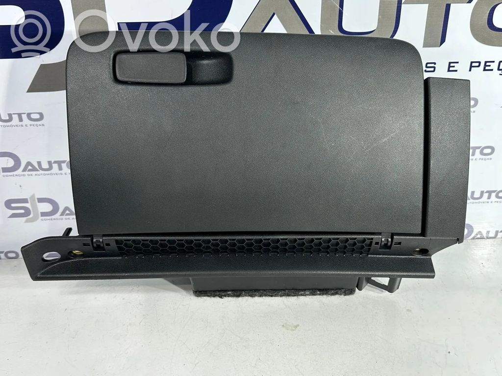 Glove box   8X1857035B