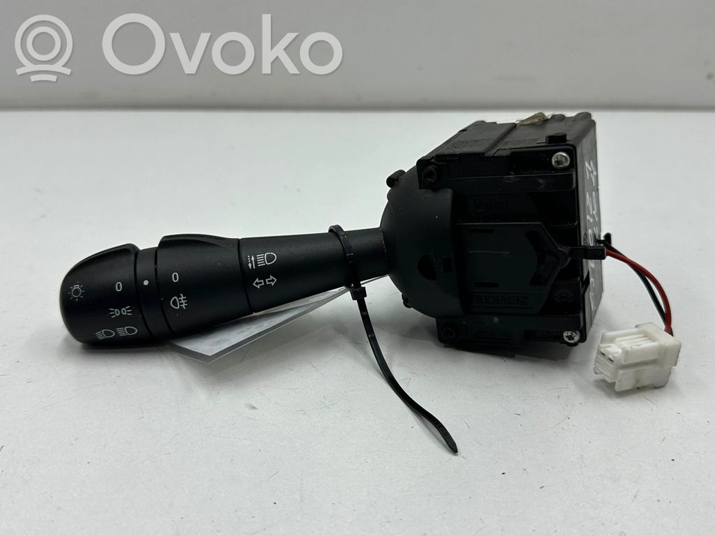 Renault Clio IV Interruptor/palanca de limpiador de luz de giro 