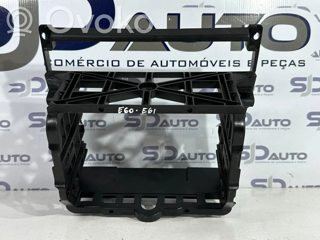Radijos/ navigacijos apdaila   7034118
