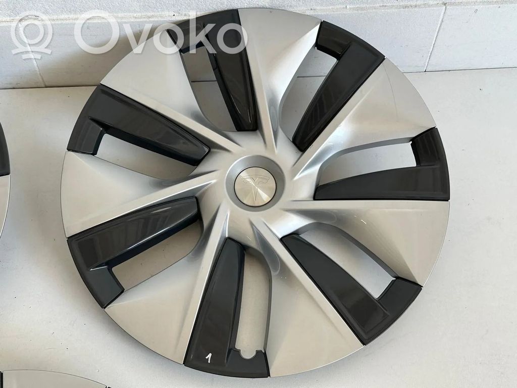 Rūpnīcas varianta diska centra vāciņš (-i)   104423500B