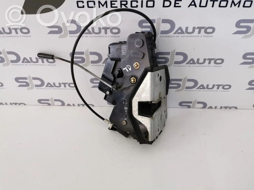 Aizmugurē slēdzene   8196034