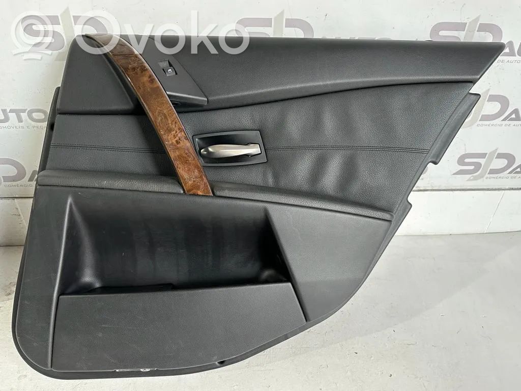 BMW 5 E60 E61 Apšuvums aizmugurējām durvīm 
