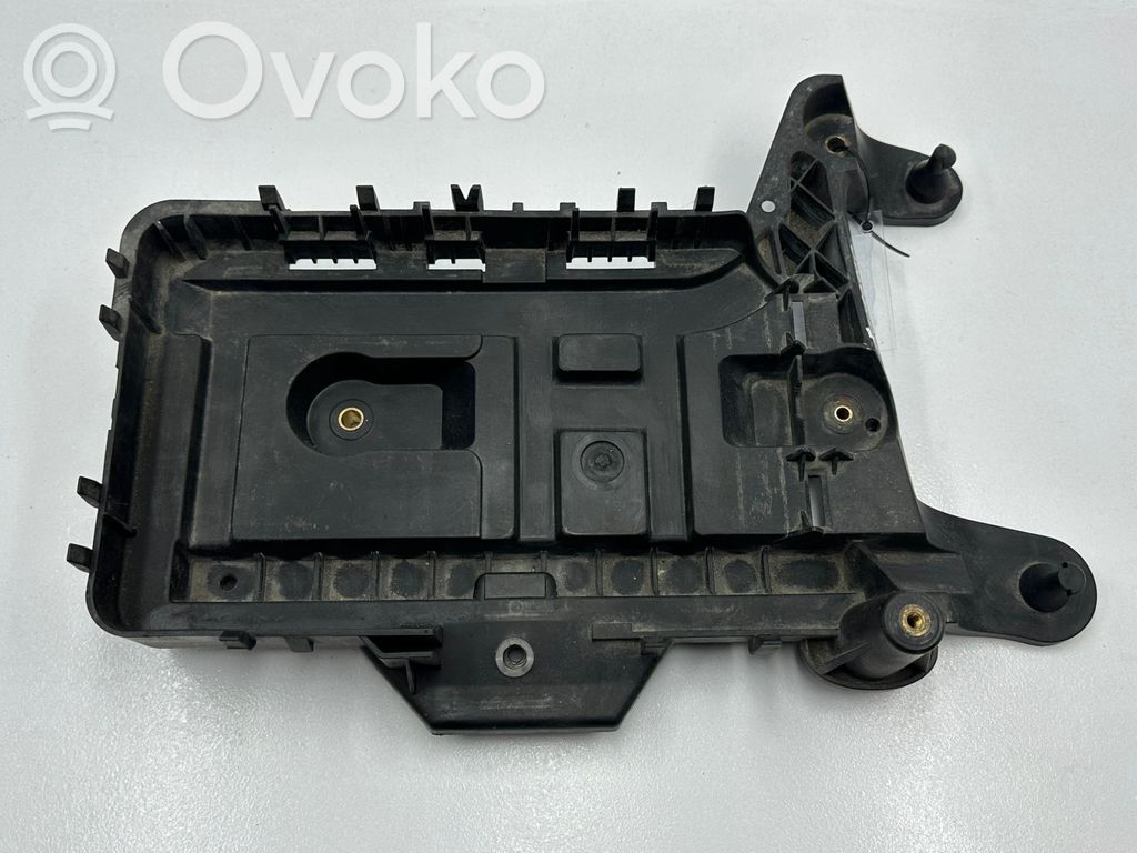 Support boîte de batterie   1K0915333