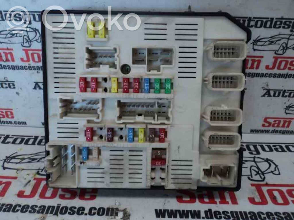 Renault Laguna III Fuse module 
