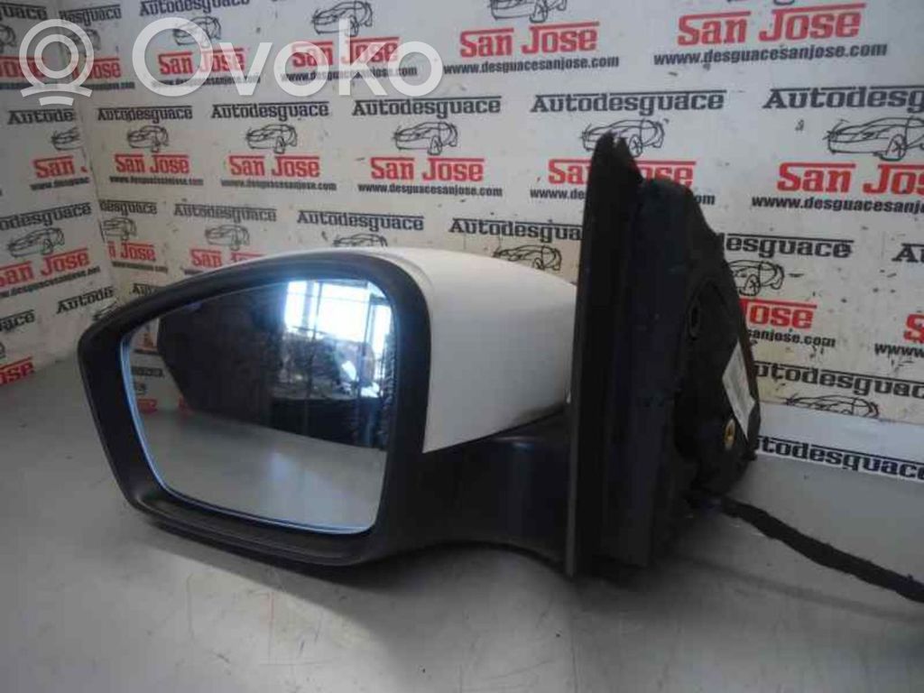Skoda Rapid (NH) Front door electric wing mirror 