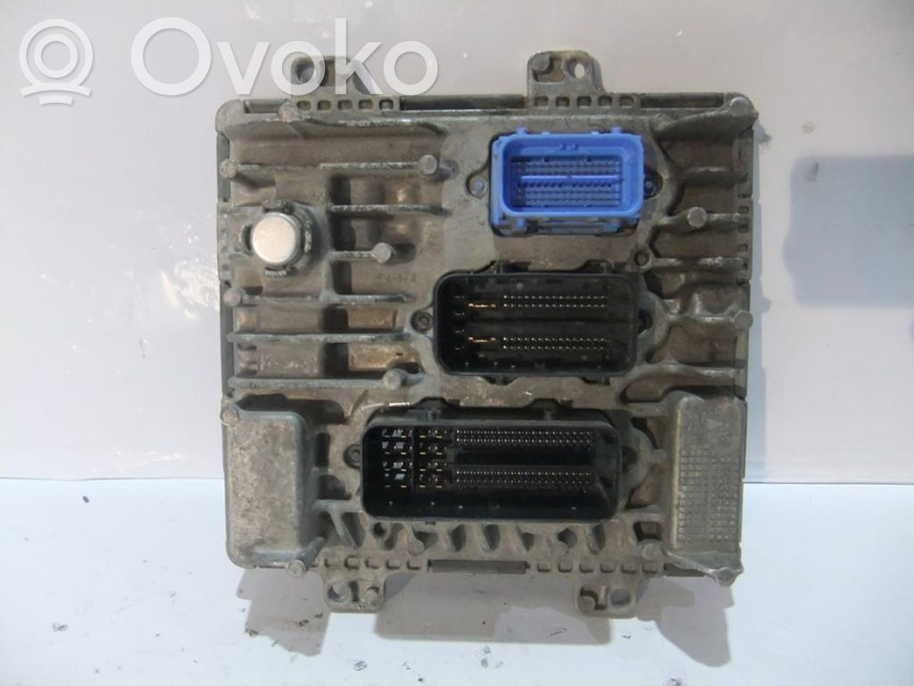 Unidad de control/módulo ECU del motor   55489277