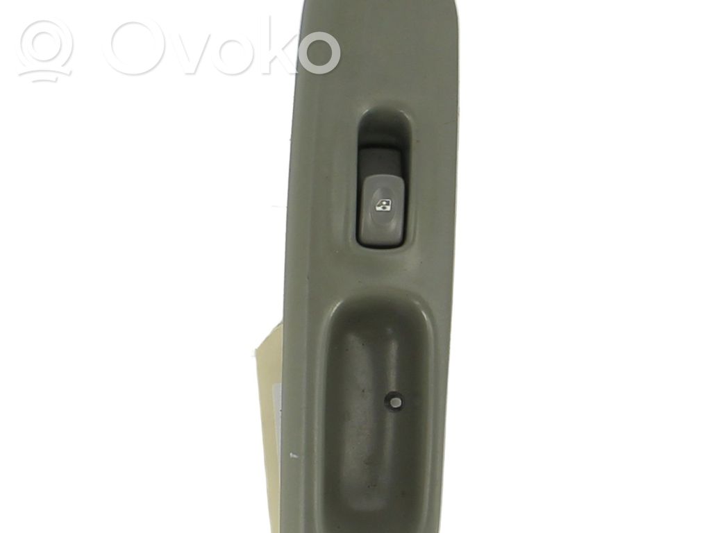 Renault Twingo I Electric window control switch 