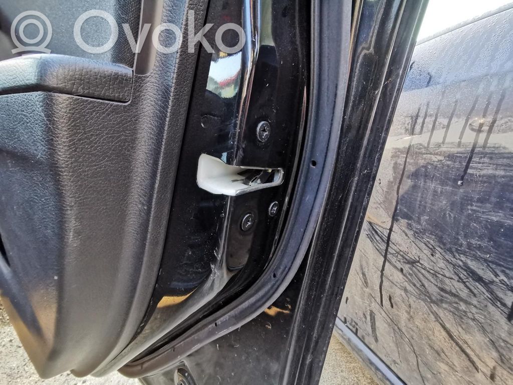Mazda 3 II Priekšpusē slēdzene 