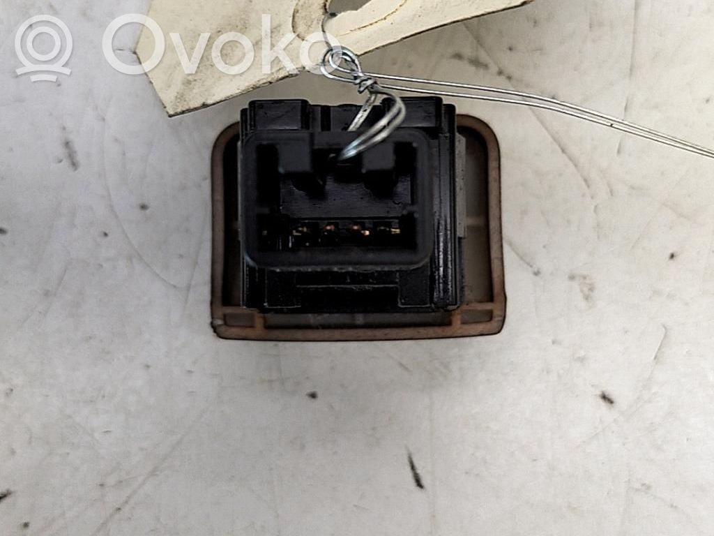 Hazard light switch   252901U600