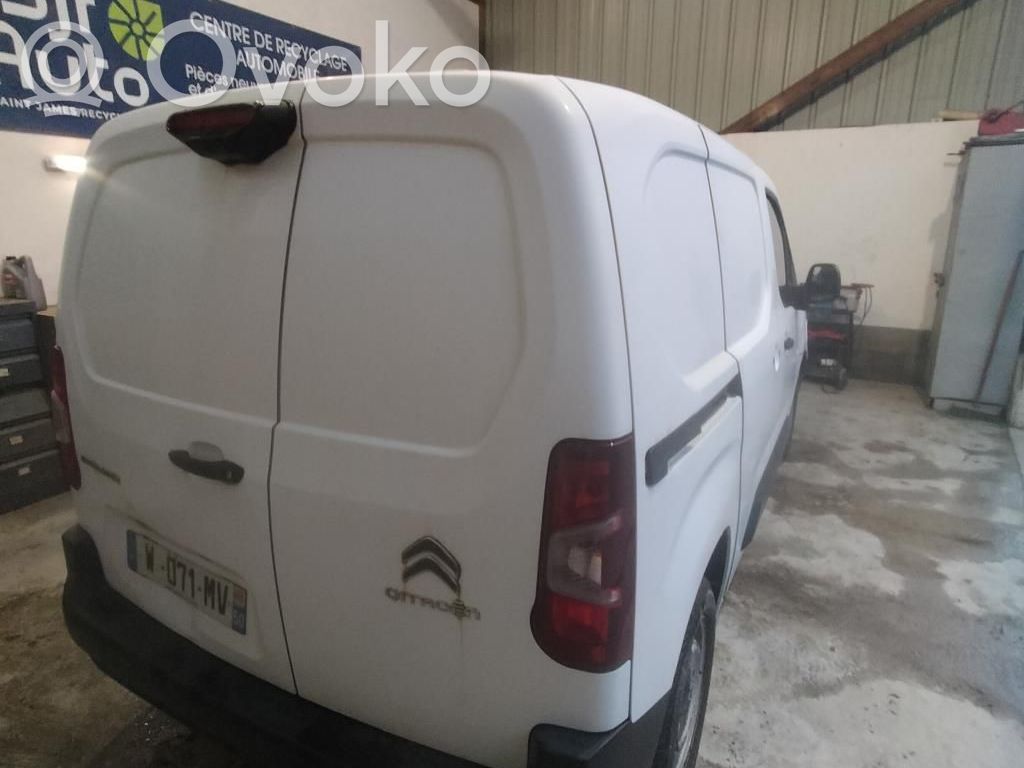Citroen Berlingo Front seat light 