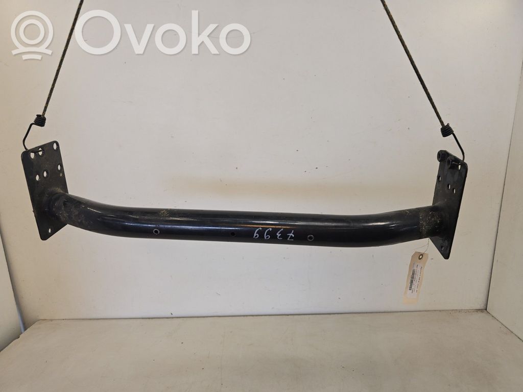 Iveco Daily 6th gen Priekšpusē bampera sija / balka 