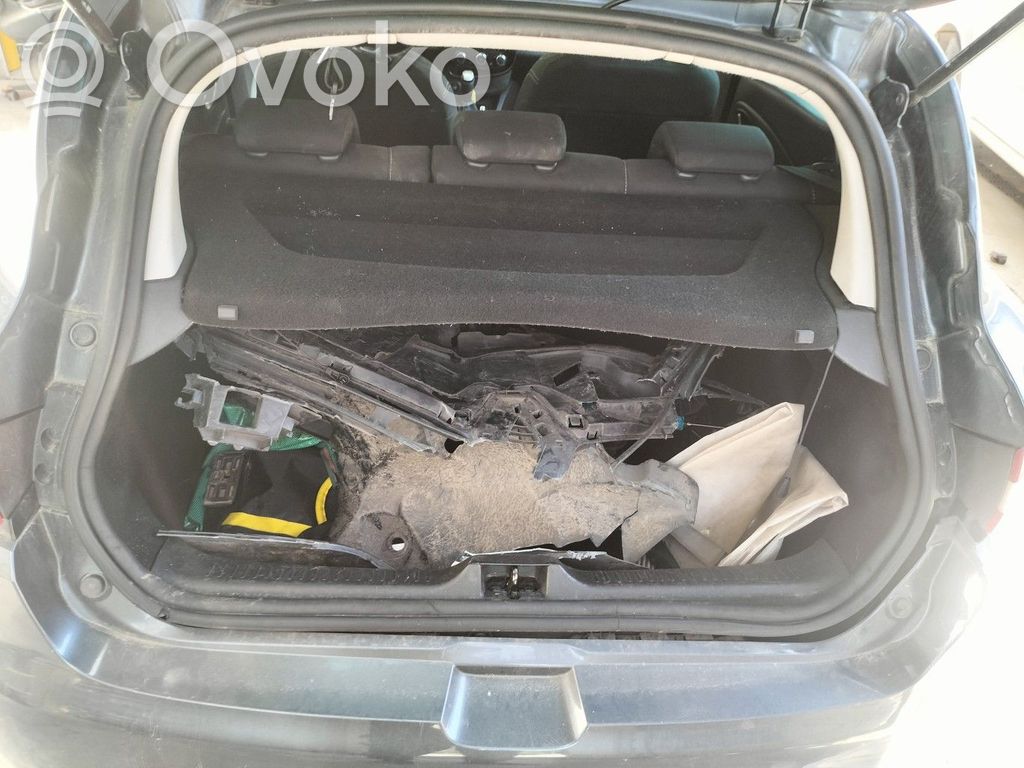 Renault Clio IV Hattuhylly 