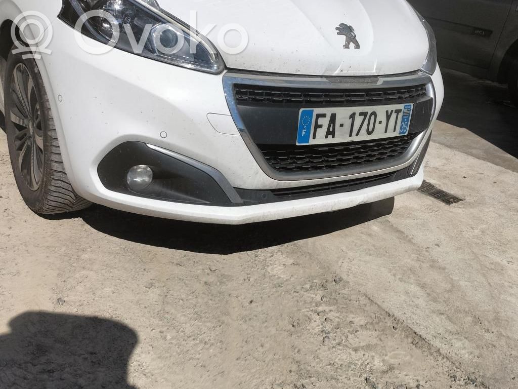 Peugeot 208 I Parachoques delantero 