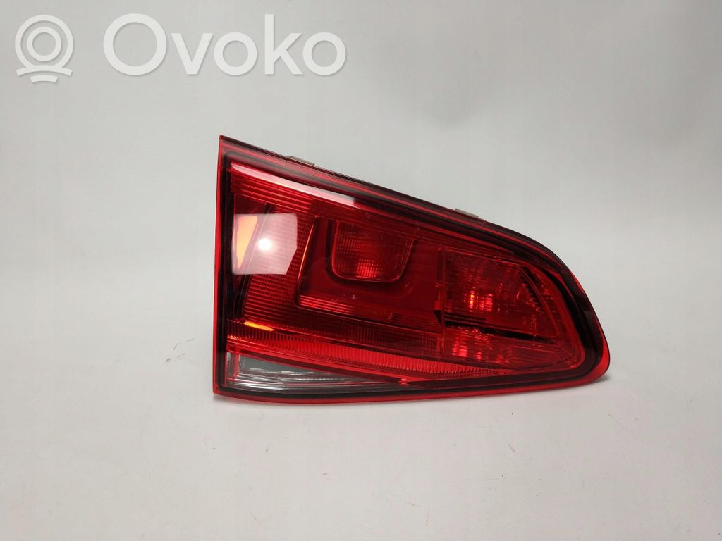 Volkswagen Golf VII Lampy tylnej klapy bagażnika 