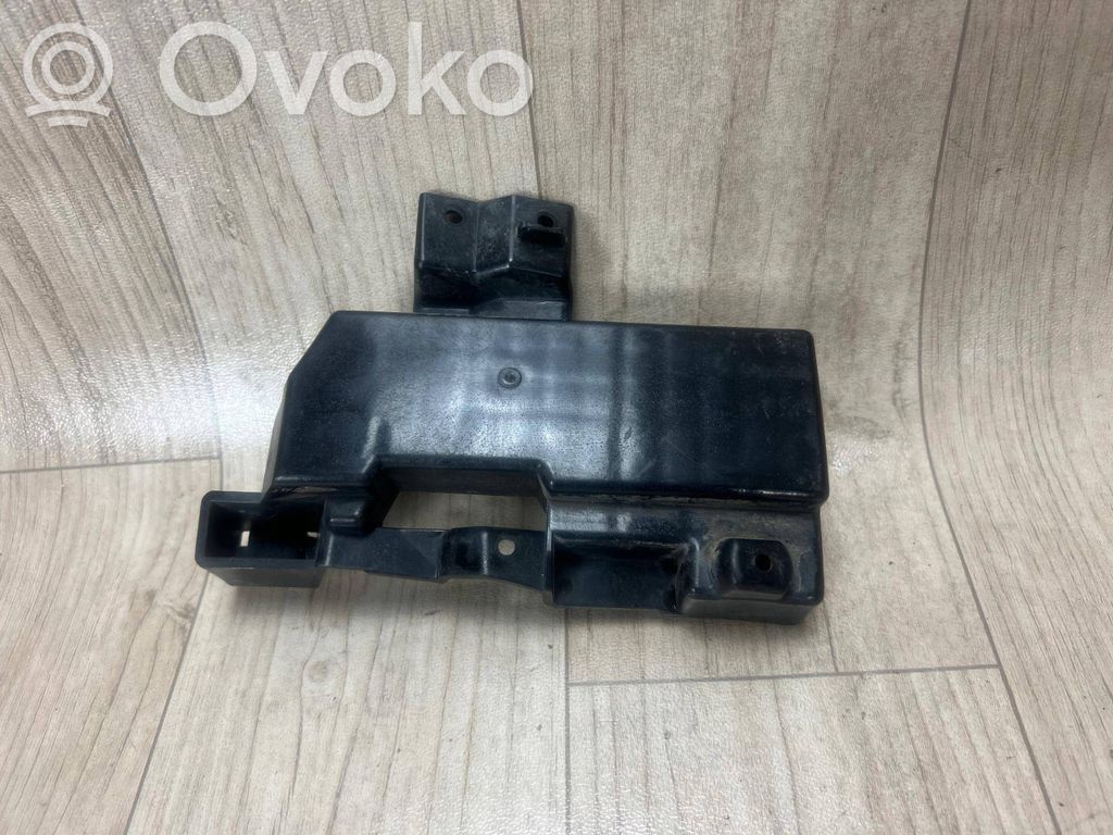 Porsche Macan (95B) Bumper support mounting bracket corner 