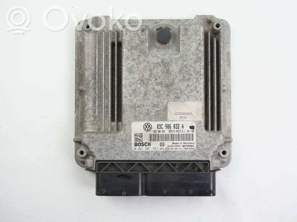 Volkswagen Golf V Engine control unit/module 
