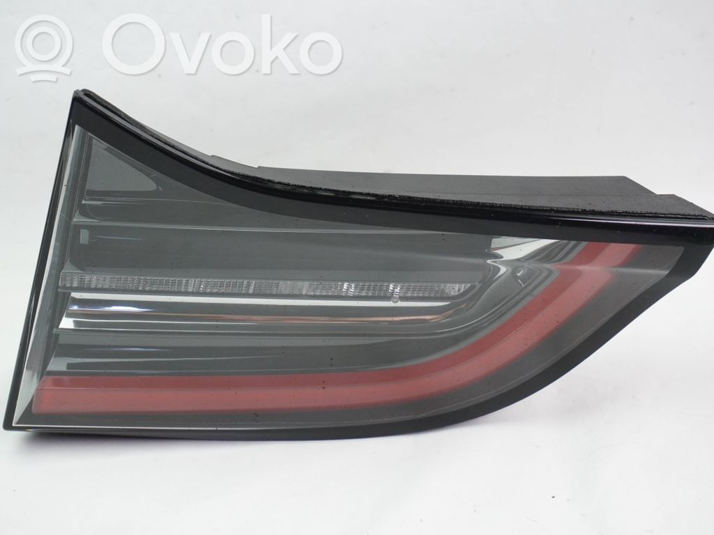 Tesla Model Y Tailgate rear/tail lights 