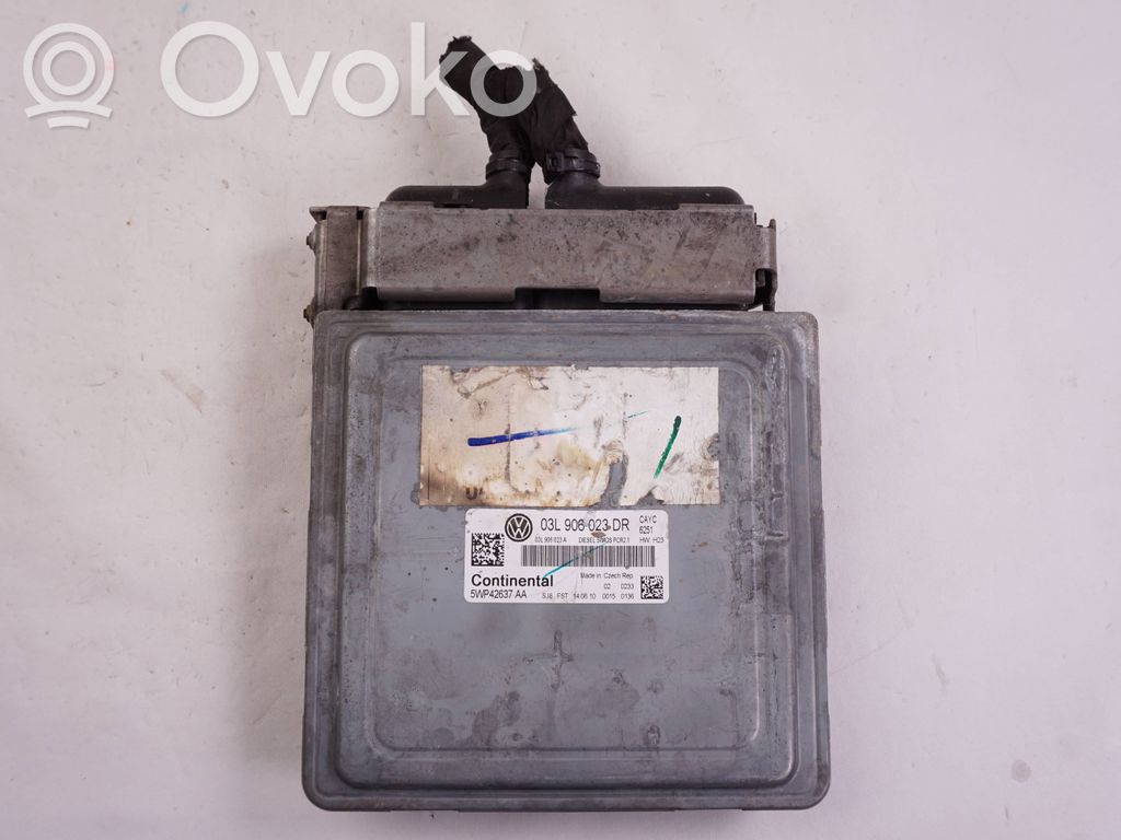 Volkswagen Golf VI Engine control unit/module 