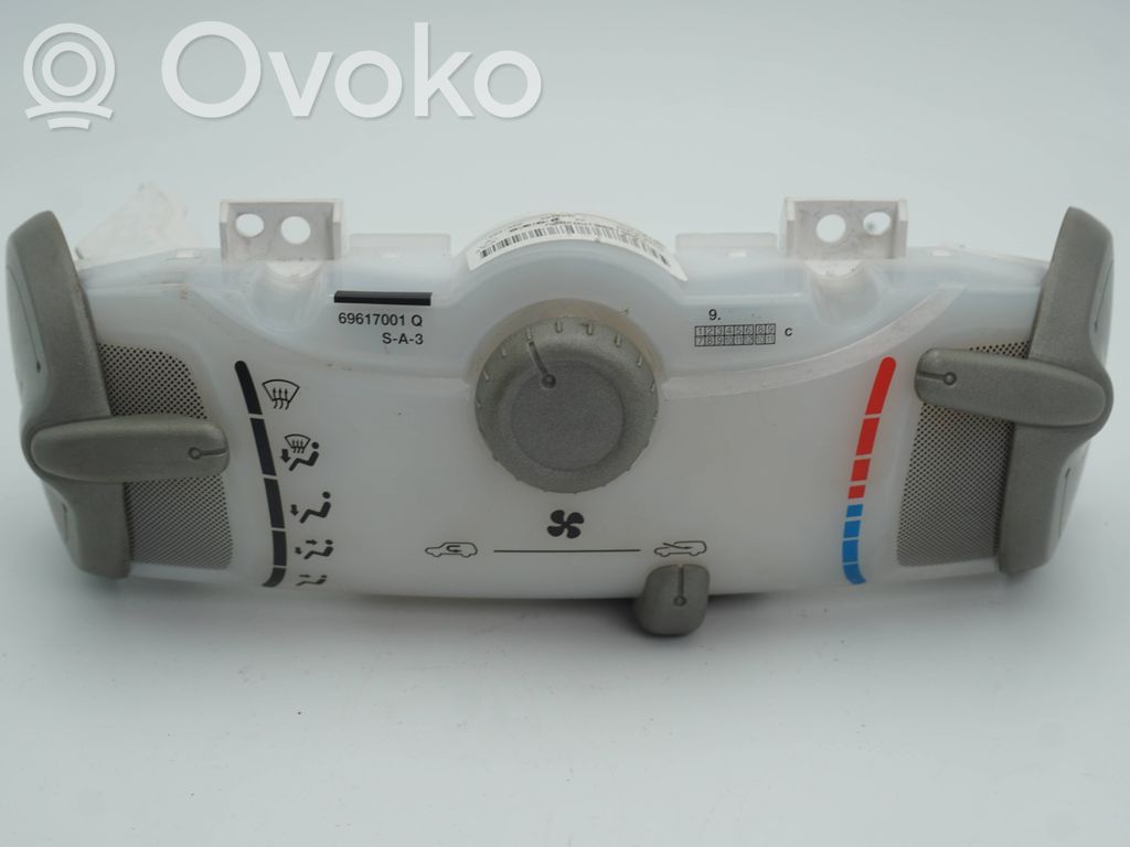 Toyota Aygo AB10 Climate control unit 